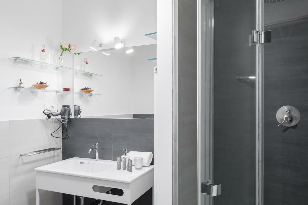Amoretti Apartment, 6 Persone, 3 Camere, 2 Bagni, Balcone, Wi-Fi, Metro B Monti Tiburtini Rom Exteriör bild